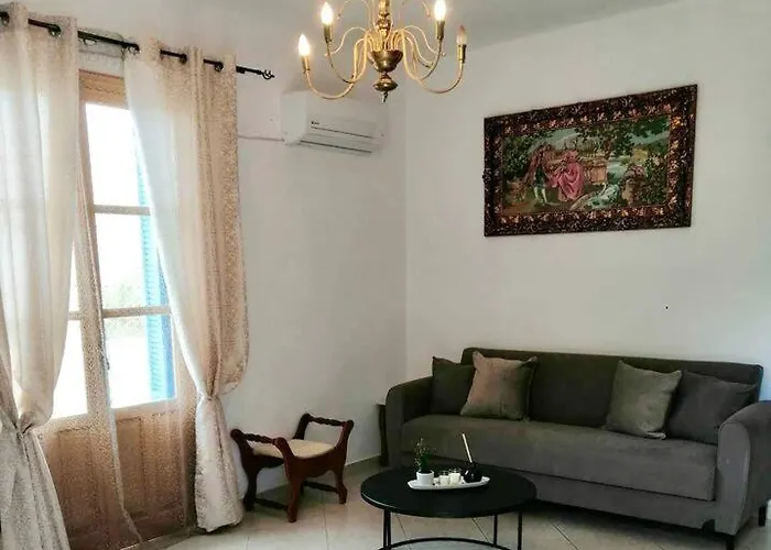 Dina\'S Beach House